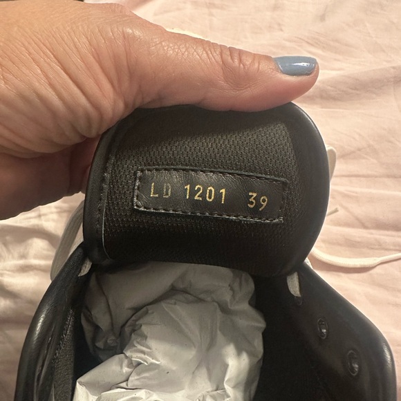 Louis Vuitton Squad Sneaker Boot, Size 39 - Picture 7 of 8